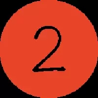 无论是挖机、铲车还是拖拉机，爬梯车都能适应其不同的尺寸和重量。爬梯的高度和角度可调，确保各种设备都能安全稳定地装载在爬梯车上。